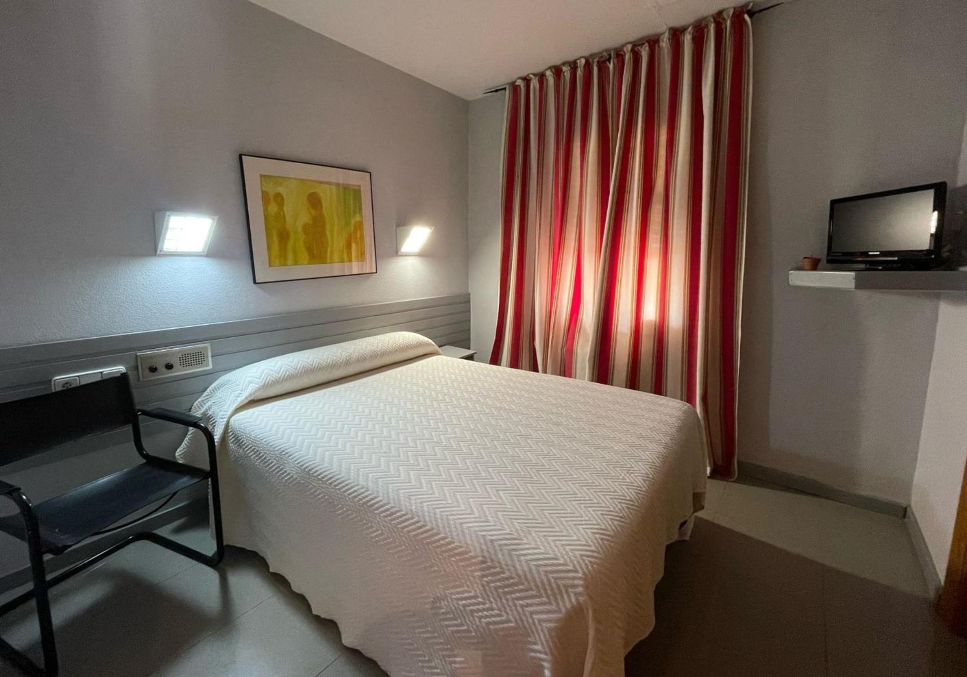 Hotel Fidalgo Calamocha Bagian luar foto