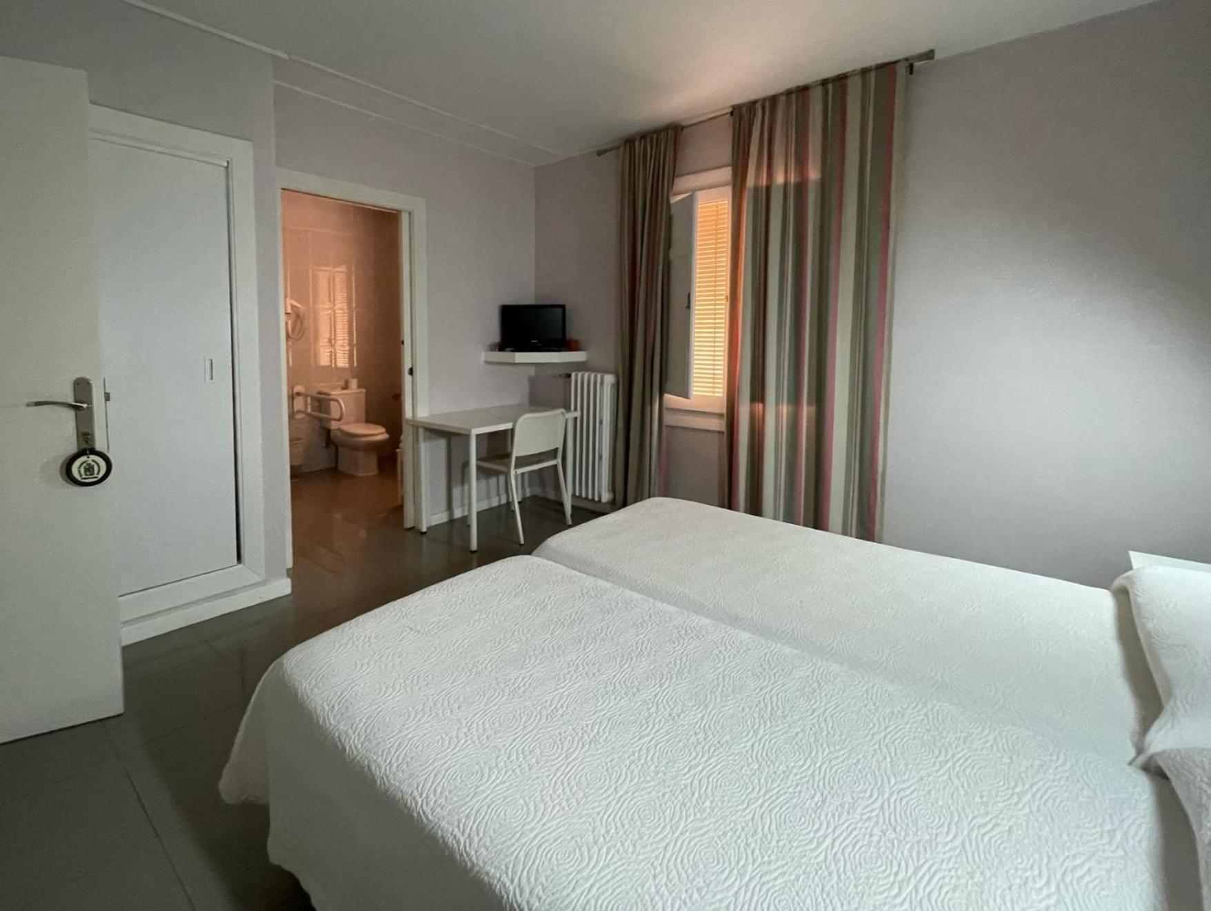 Hotel Fidalgo Calamocha Bagian luar foto