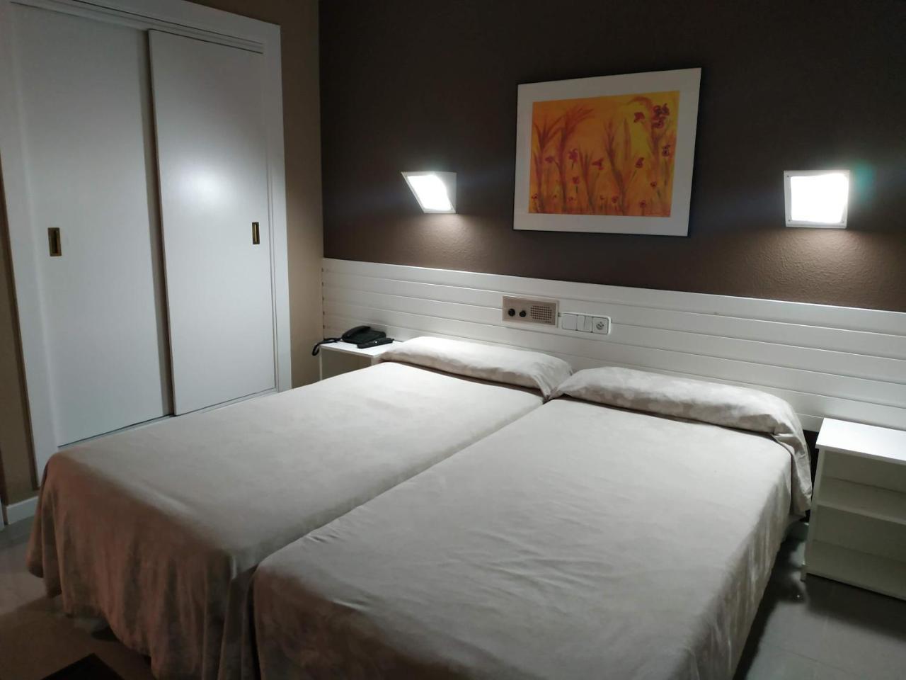 Hotel Fidalgo Calamocha Bagian luar foto